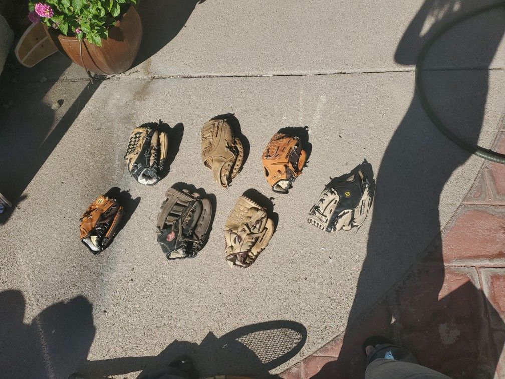 Baseball And Softball Mits MAKE AN OFFER