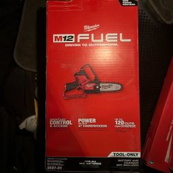 Milwaukee Cordless Chainsaw