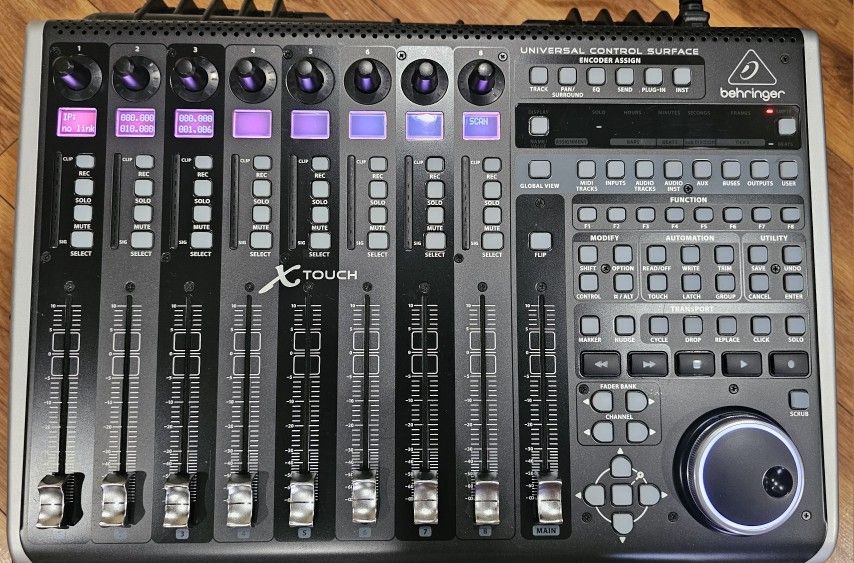 Behringer X-Touch Universal Control Surface