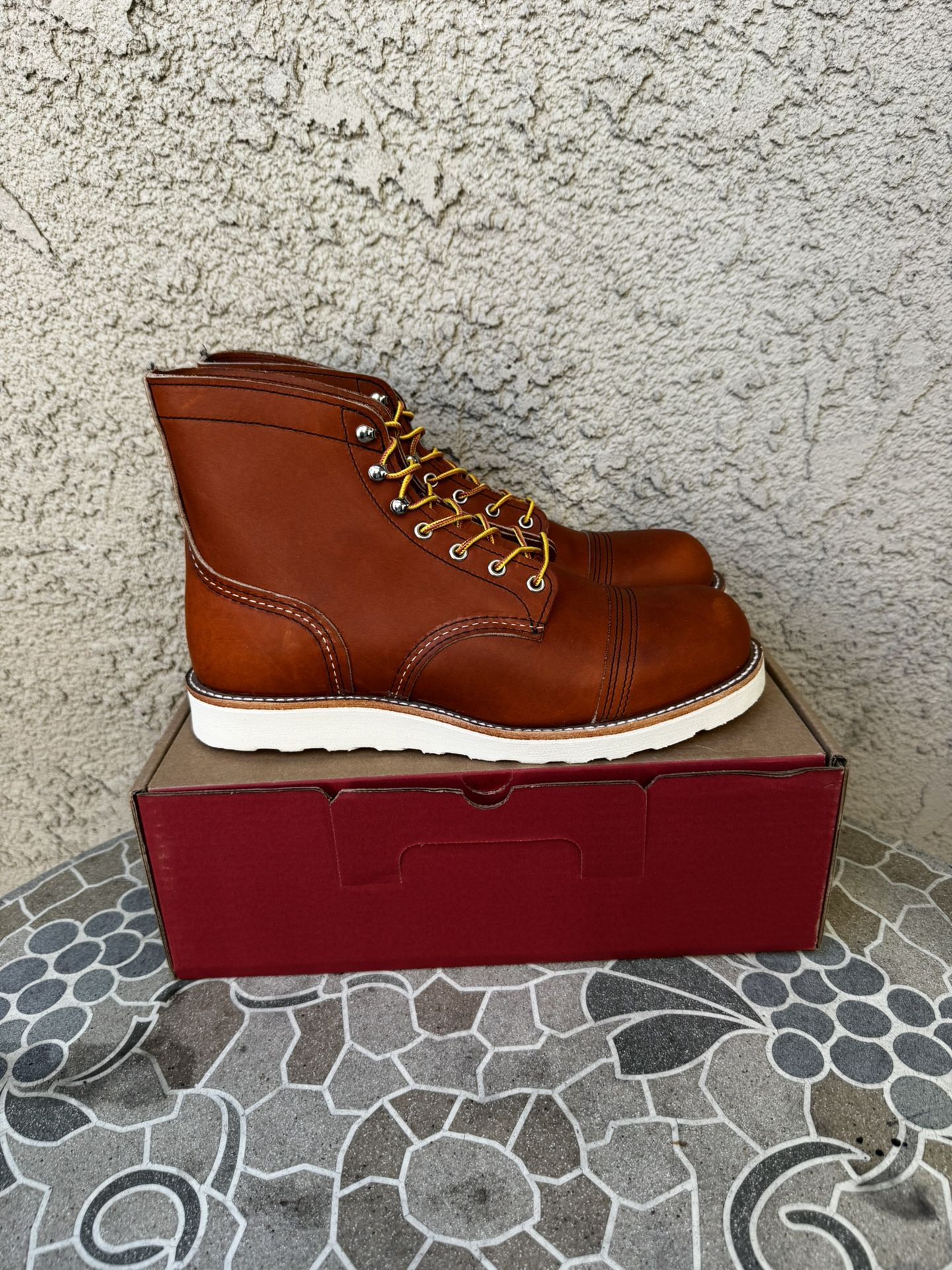 BOOTS RED WING 8089 IRON RANGER® TRACTION TRED SOFT TOE SIZE 10 MENS