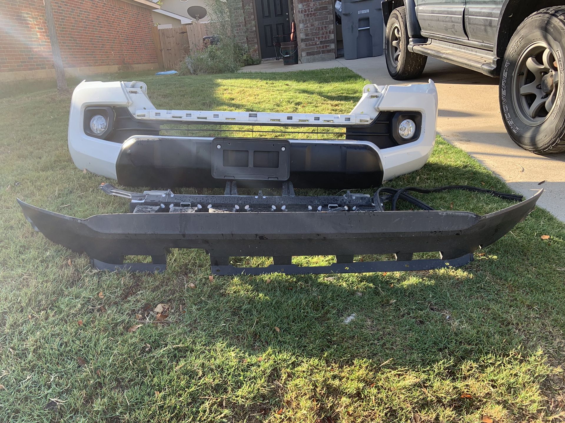 2018 Toyota Tacoma FRONT BUMPER