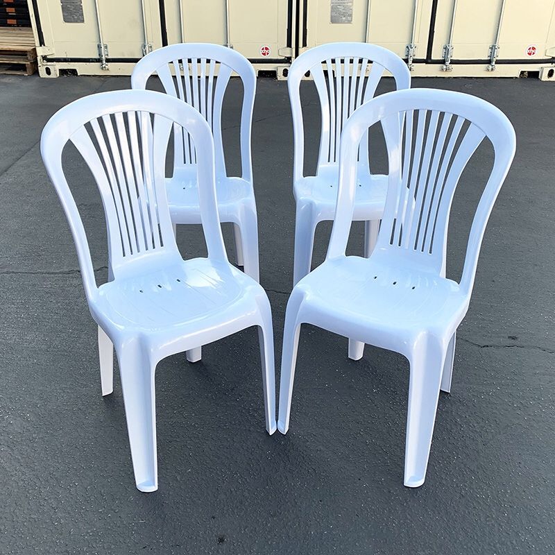 $32 (new) set of (4pcs) stacking plastic chair outdoor patio furniture chairs 17x19x34”