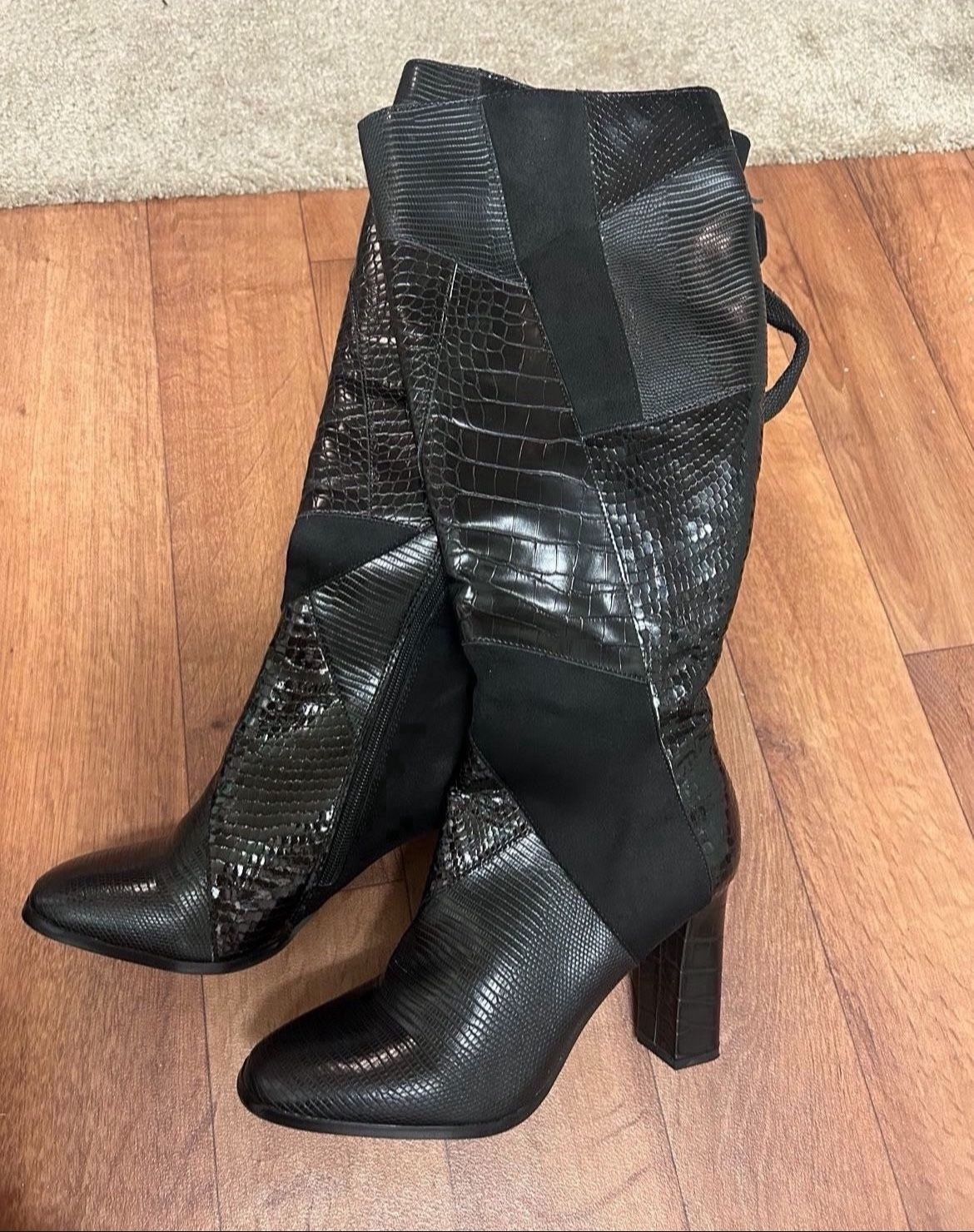 Women’s Boots, Size 9