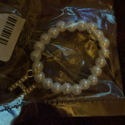 Labubu pearl necklace letter H