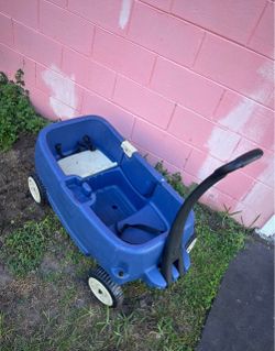 Blue Kids Pull Wagon with Seat Belts