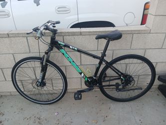 Men's 700c Aluminum khs six fifty hybrid bike with disc brakes