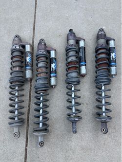 Fox Racing Shox 2.5 Internal Bypass Coilover Shocks (Set of 4)⁠