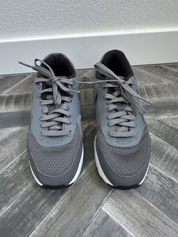 Nike Running Shoes Sneakers Men’s Size 8 ( Fits More Like 6or7)