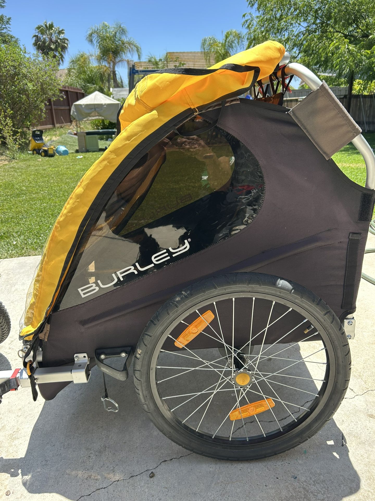 burley bee bike trailer
