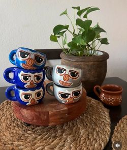Hermosas tazas hechas a mano ! Mandame mensaje para el precio, respondo con mucho gusto Luchadores