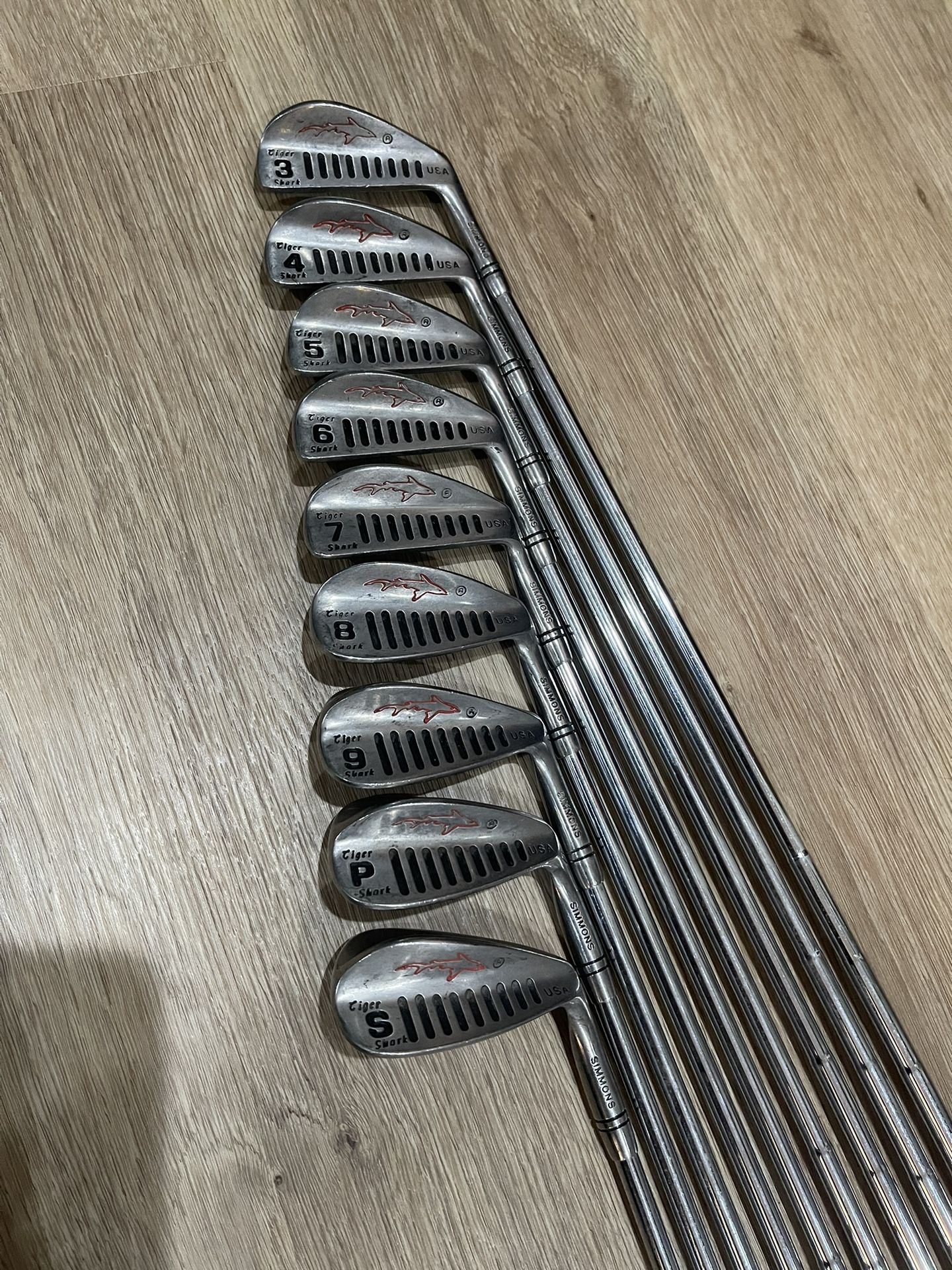 Simmons Tiger Shark Complete Iron Set: 3 - S (9 Clubs)