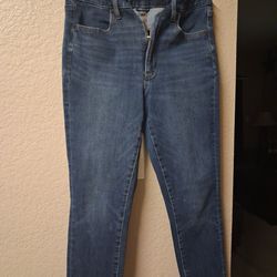 Vendo bonito pantalon American eagle  size 6