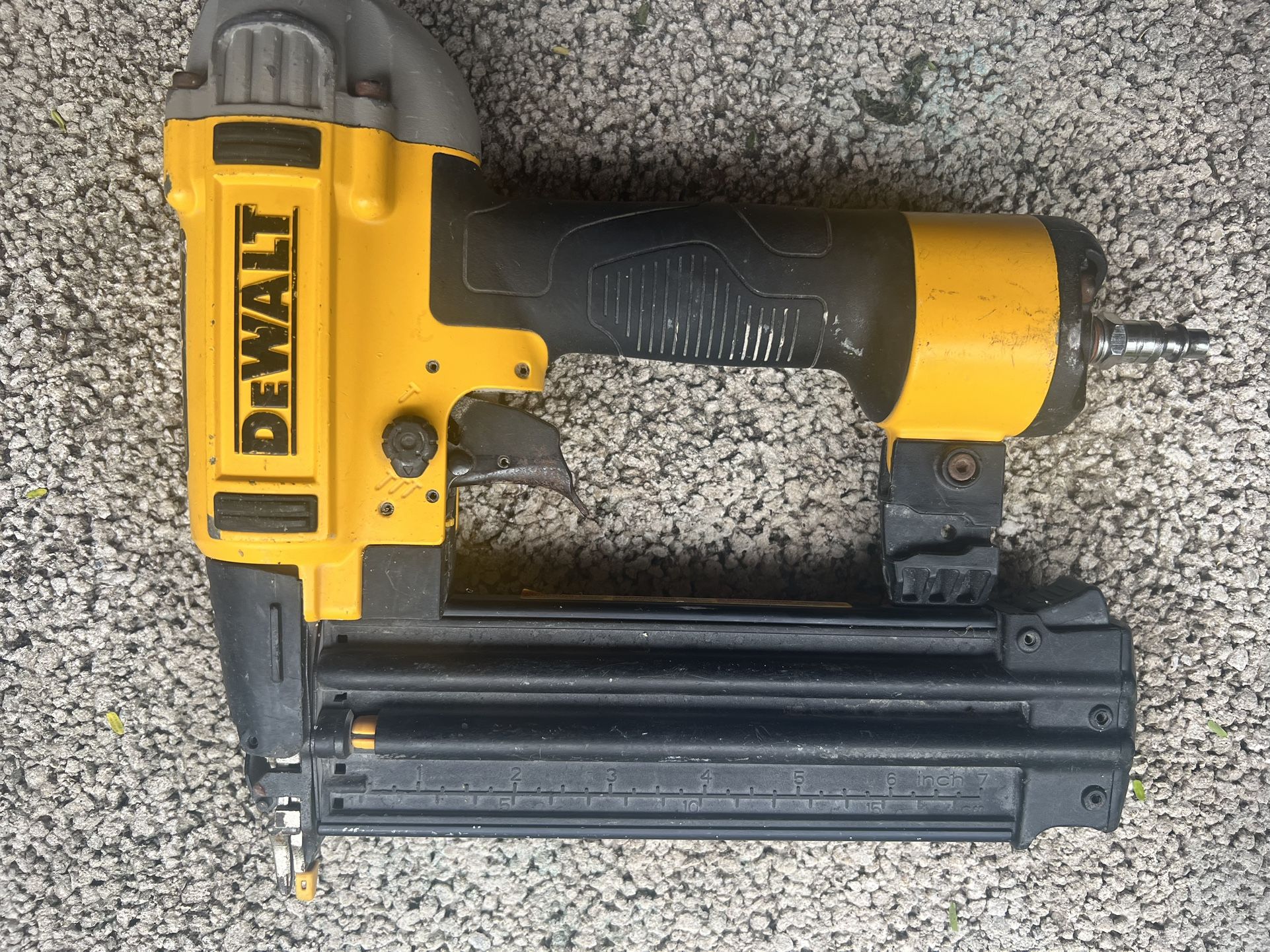 Dewalt 18g Air Nailer