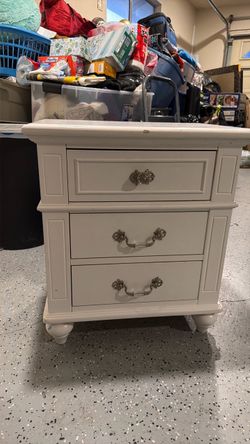 Side bed  3 drawer dresser