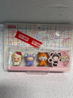 Pop Mart pop bean charm set