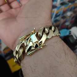 18mm Bracelet 7.5 inch 14k  gold plated stainless steel