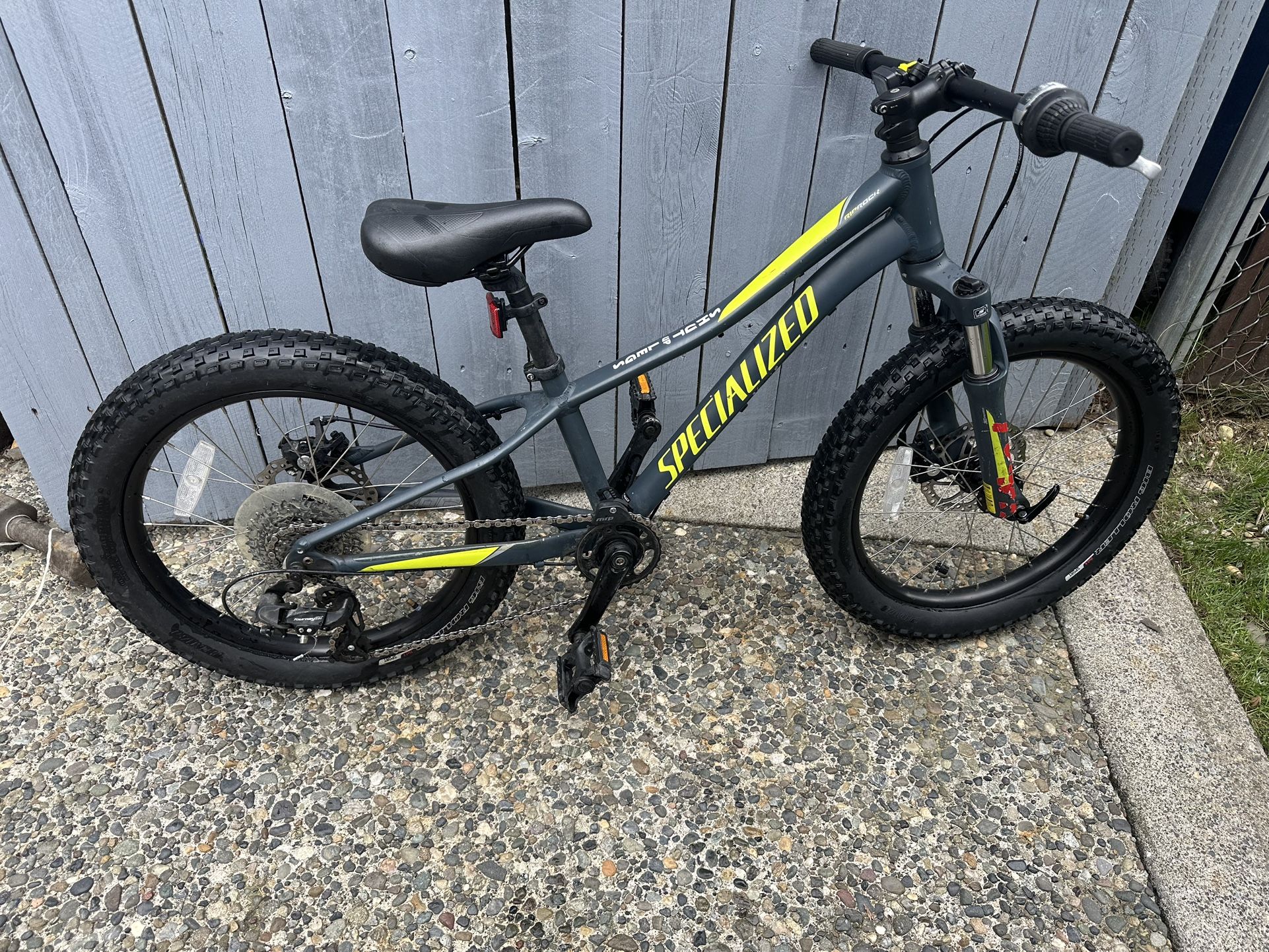 Specialized mountain bike everything works wheels size 20