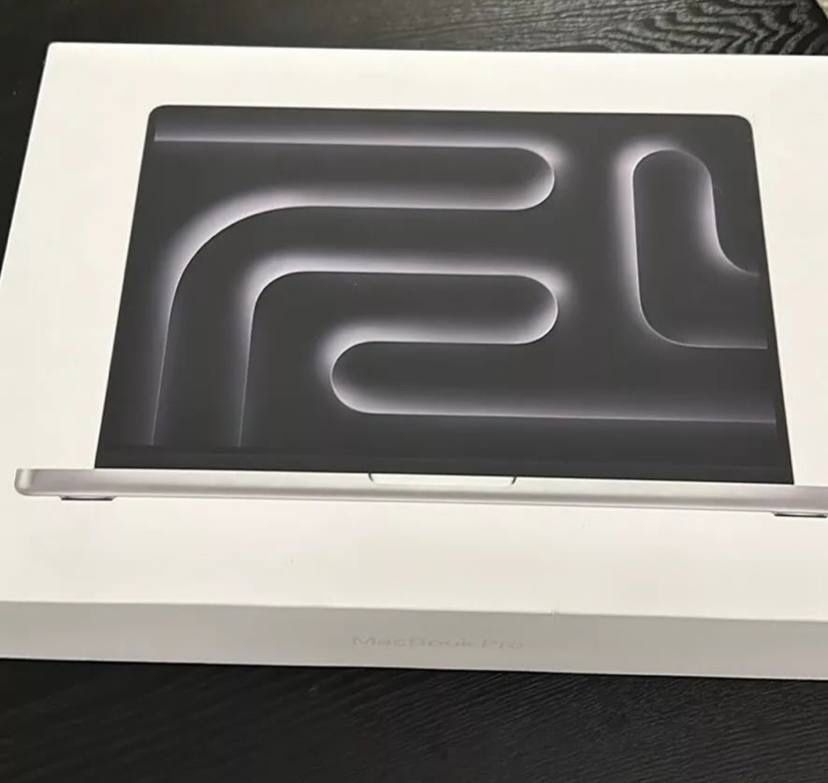 MacBook Pro 16” M4 Max