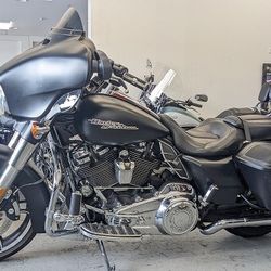 2017 HARLEY-DAVIDSON FLHXS STREET GLIDE SPECIAL

