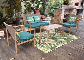 4 piece outdoor patio set + rug
