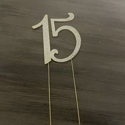 Like new Great Gold Cake Topper “15” Like New 
