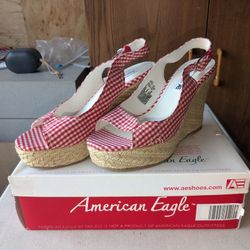 American Eagle Red Wedges 