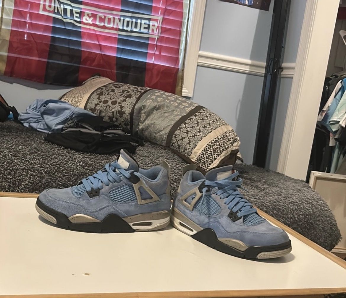UNC Jordan 4