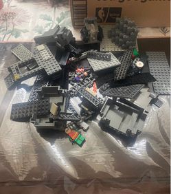 Lego 2006 Batcave partial Pieces + Robin & Penguin Minifigs