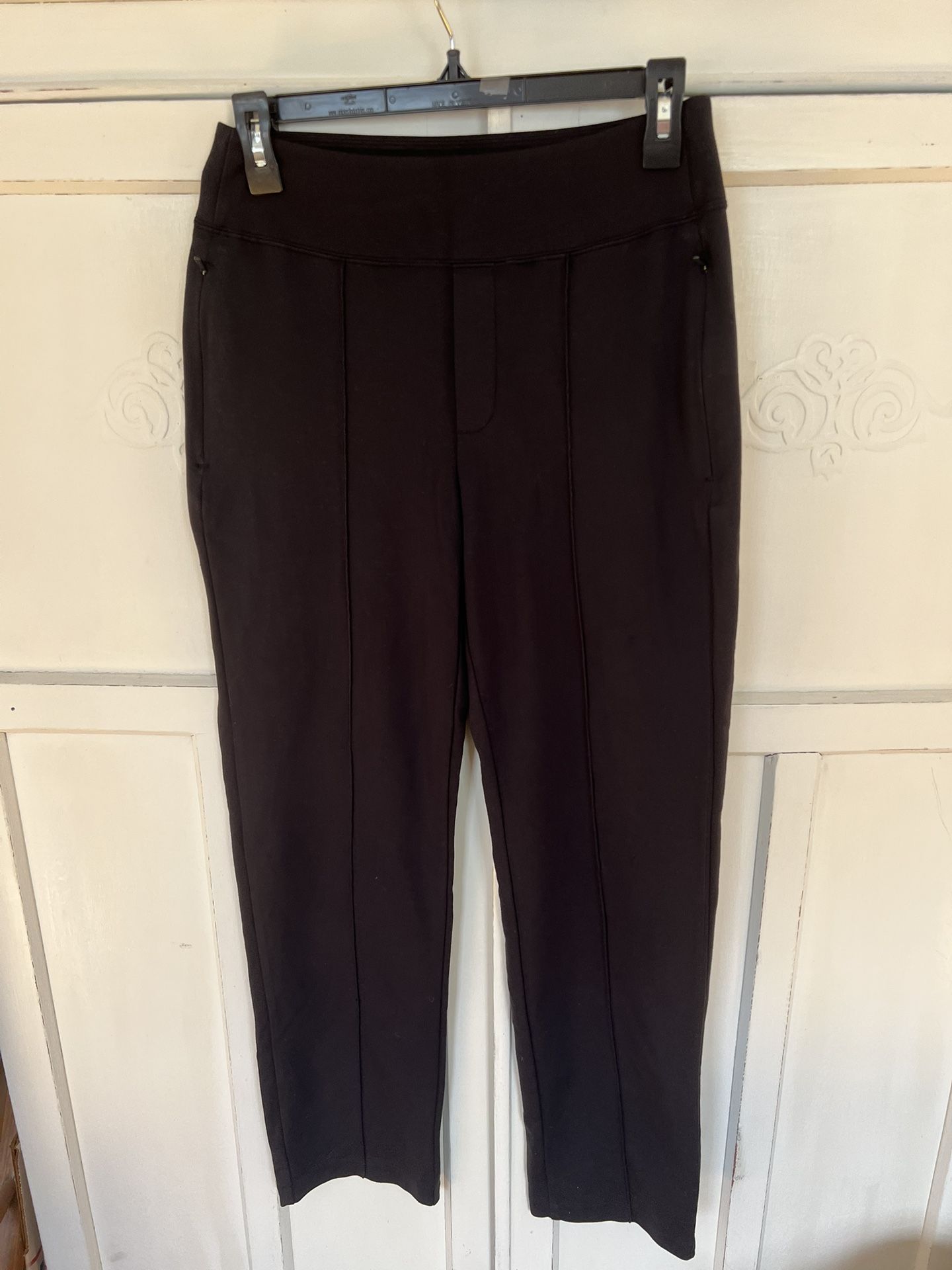 Athleta Eastbound Straight Pants Womens 4 Black Ponte Pintuck Pull On Travel Activewear