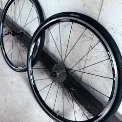 Shimano RS11 Wheelset *Like New*
