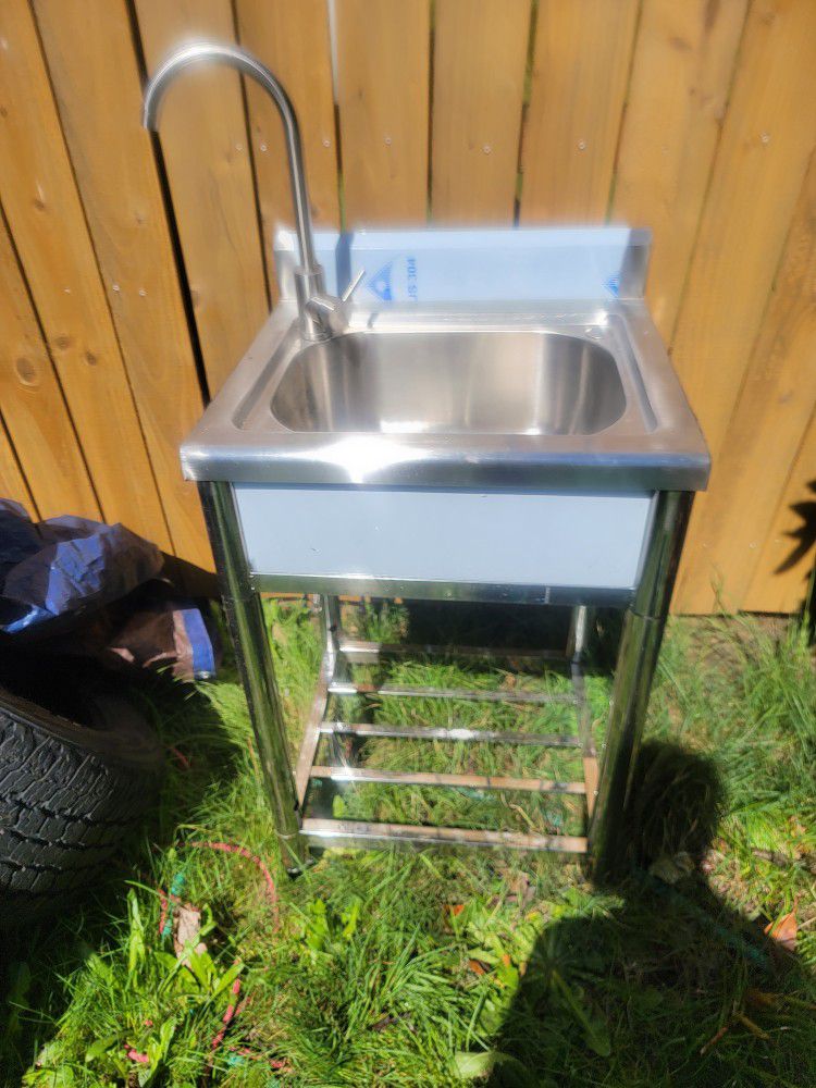 Free Standing Sink