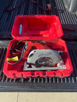 Milwaukee 7-1/4" Magnesium Circular Saw with Case