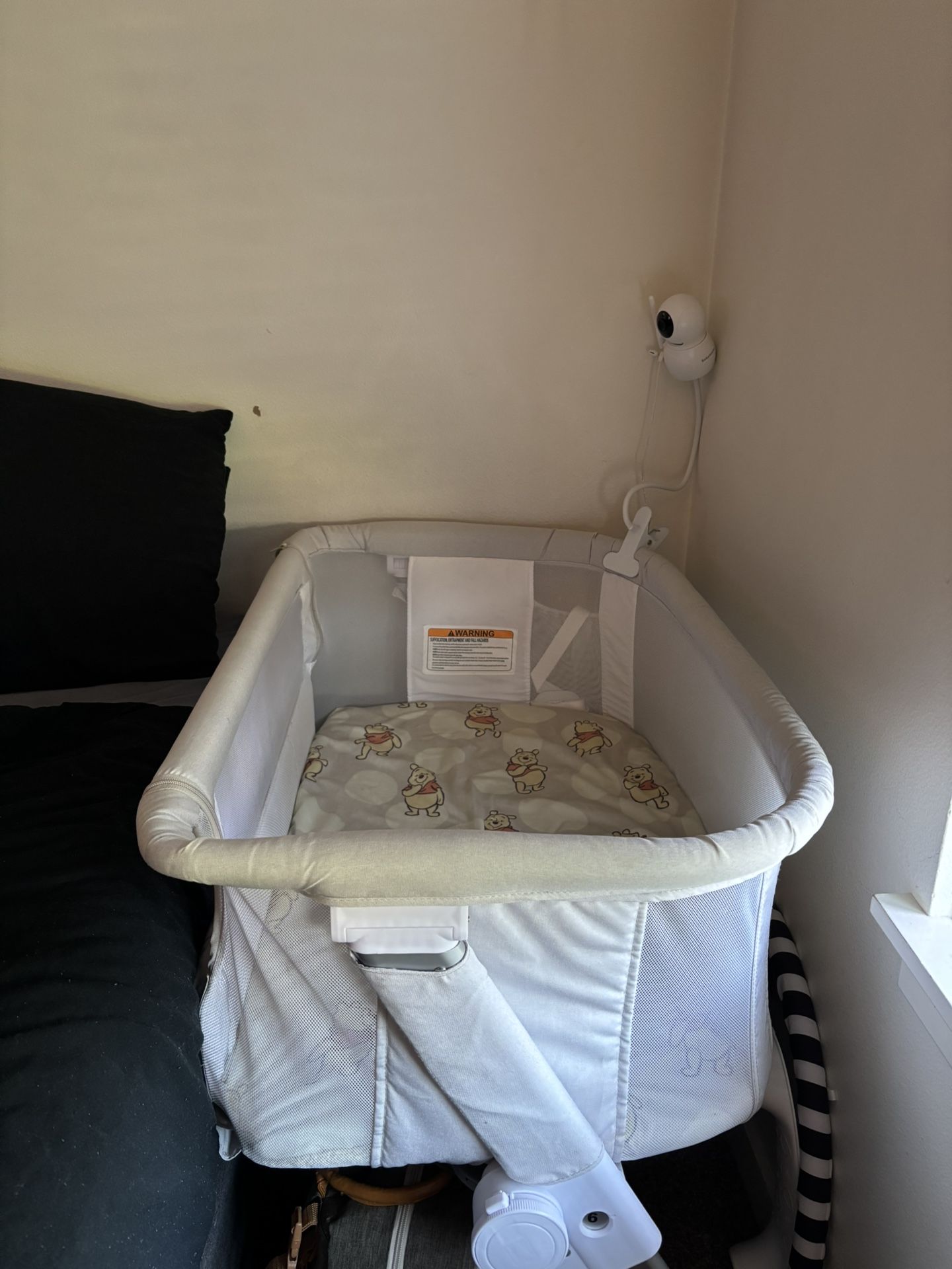 Baby Delight Bedside Me Bassinet