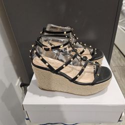 Bran New  Size 7 Wedges