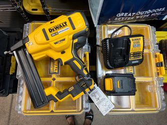 BNWT - Dewalt 20v nailer w/ battery and charger$275 obo