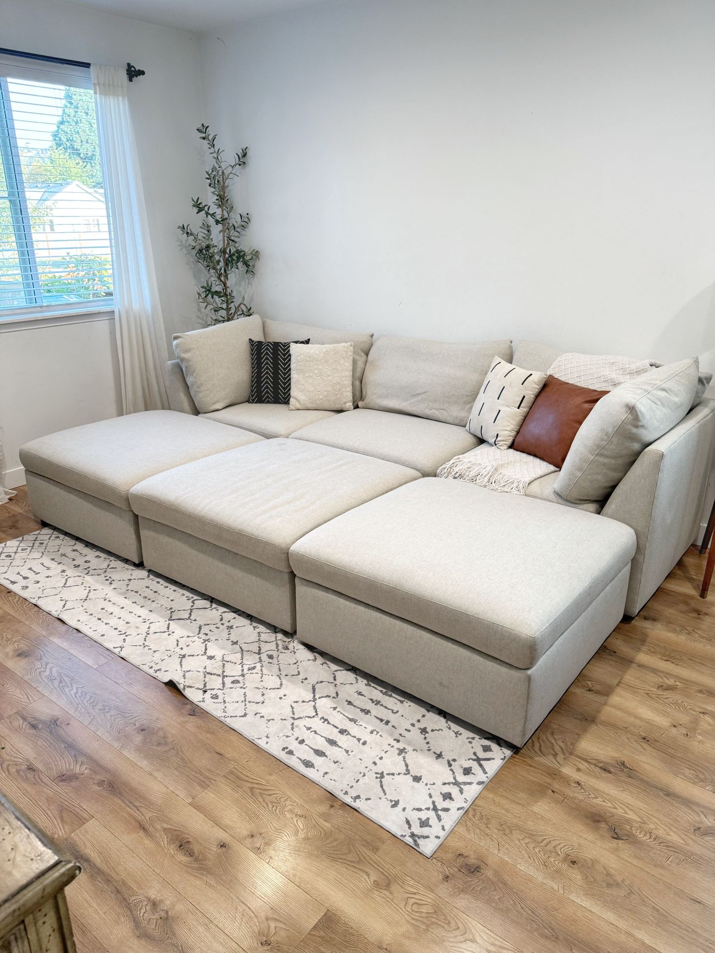 HUGE lounge Sofa Couch With 3 Ottomans