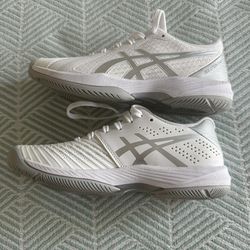 Brand New Tennis ASIC Shoes Size 5.5