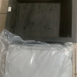 Wooden Base With Comfort Pillow For Dog And Cat