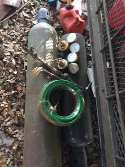 Torch set 2 tanks 2 Gage's and house and torch