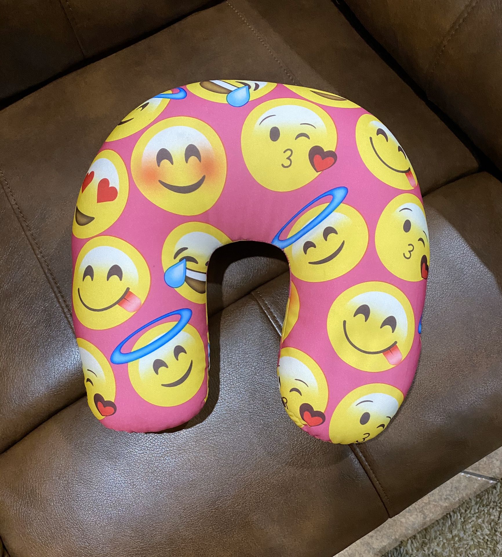 Emoji neck pillow