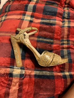 Nine West Gold Sequin Pumps Size 8 1/2