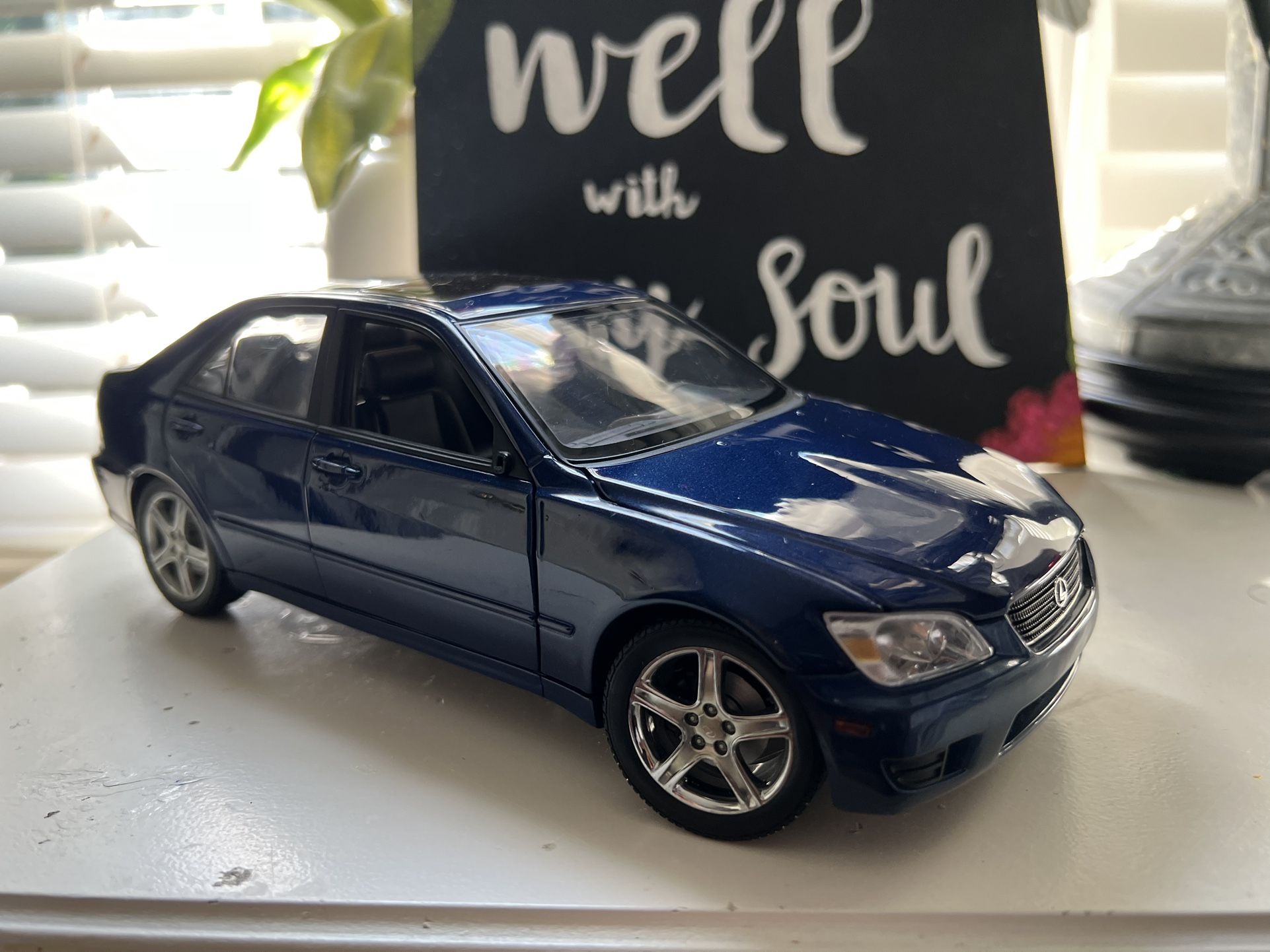 1/18 AutoArt Lexus IS300 Diecast for Sale in Tucker, GA