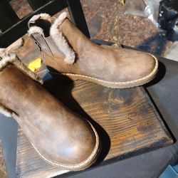 BLOWFISH ANKLE BOOTS SZ 7.5