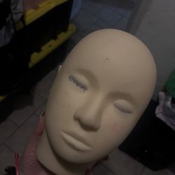 Mannequin Head 