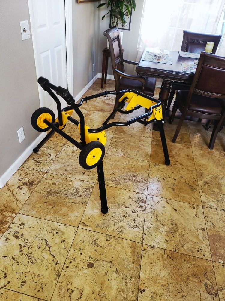 Dewalt 31.5 lbs. Rolling Table Saw Stand