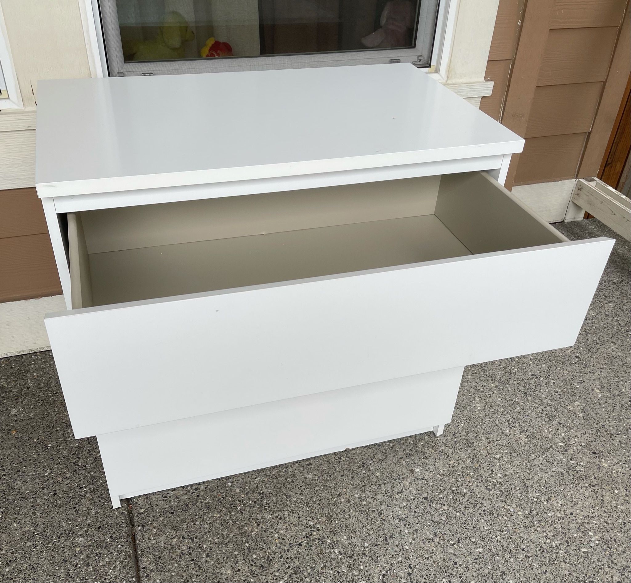 Ikea MALM 3 drawers chest glossy white dresser