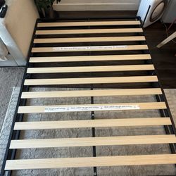 Zinus Steel Queen Platform Bed Frame