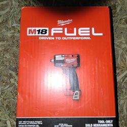 Milwaukee 1/2 Inch Mid Torque Impact Wrench 