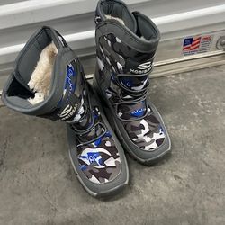 Kids Size 2 Boots