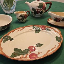 Franciscan Wear Hostess Set